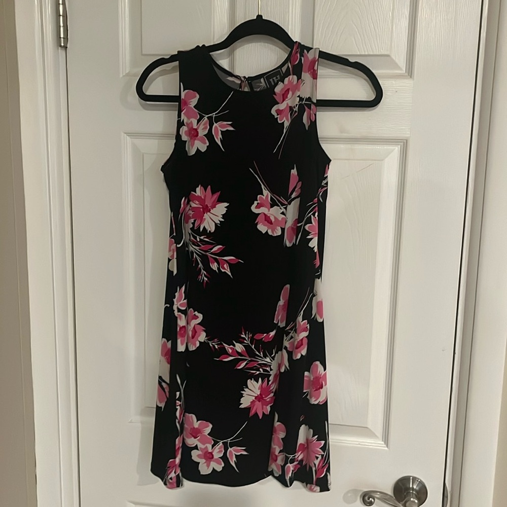 JH. Black and pink flower dress